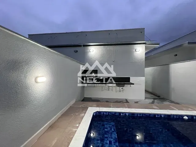 Casa com 150m² 3 quartos e 2 banheiros, à venda, no bairro Golfinhos em Caraguatatuba