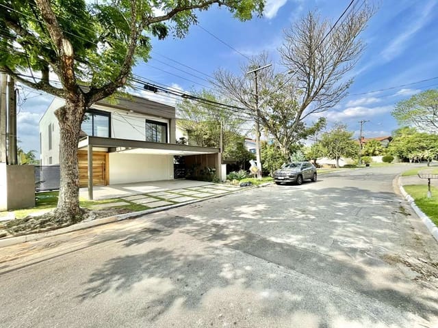 Casa com 363m² 4 quartos e 5 banheiros, à venda, no bairro São Paulo II em Cotia