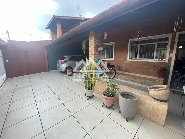 Casa 3 quartos e 3 banheiros, à venda, no bairro Caputera em Caraguatatuba