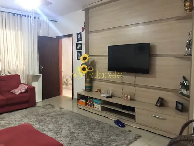 Sobrado com 125m² 3 quartos e 3 banheiros, à venda, no bairro Vila Rica em Pindamonhangaba