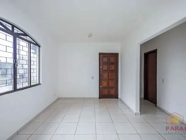Casa com 200m² 2 quartos e 1 banheiro, para alugar, no bairro Vista Alegre em Curitiba
