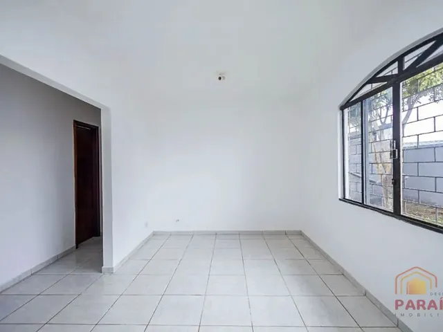 Casa com 200m² 2 quartos e 1 banheiro, para alugar, no bairro Vista Alegre em Curitiba