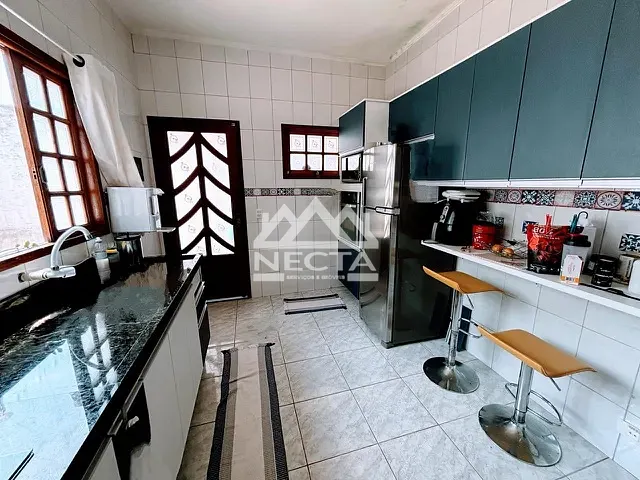 Casa com 182m² 3 quartos e 3 banheiros, à venda, no bairro Pontal de Santa Marina em Caraguatatuba
