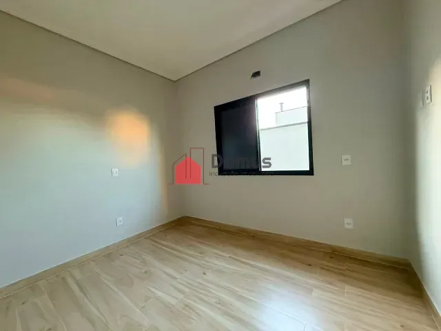 Casa com 264m² 3 quartos e 4 banheiros, à venda, no bairro Parque das Nações em Pindamonhangaba