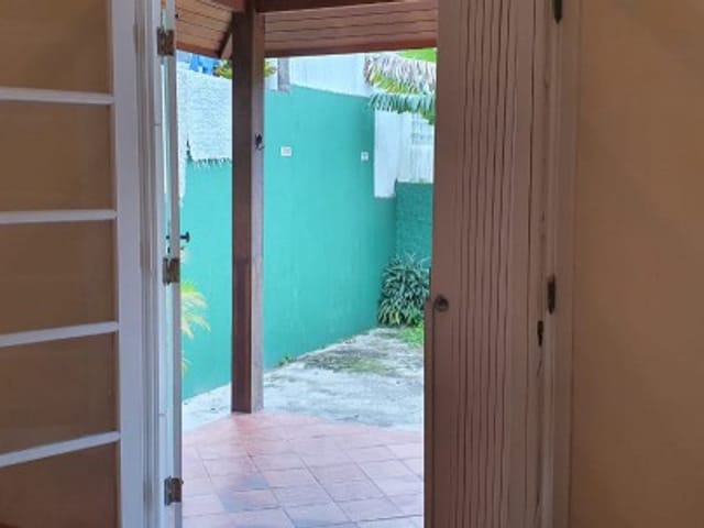 Casa 3 quartos e 1 banheiro, para alugar, no bairro Vila Militar em Petrópolis