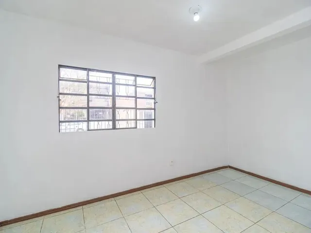 Casa 3 quartos e 1 banheiro, para alugar, no bairro Cidade Industrial de Curitiba em Curitiba