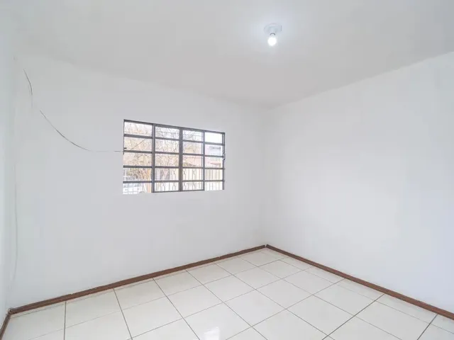 Casa 3 quartos e 1 banheiro, para alugar, no bairro Cidade Industrial de Curitiba em Curitiba