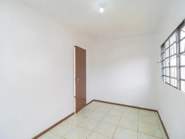 Casa 3 quartos e 1 banheiro, para alugar, no bairro Cidade Industrial de Curitiba em Curitiba