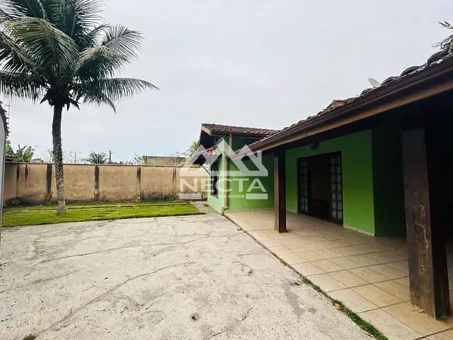 Casa com 346m² 3 quartos e 2 banheiros, à venda, no bairro Jardim Califórnia em Caraguatatuba