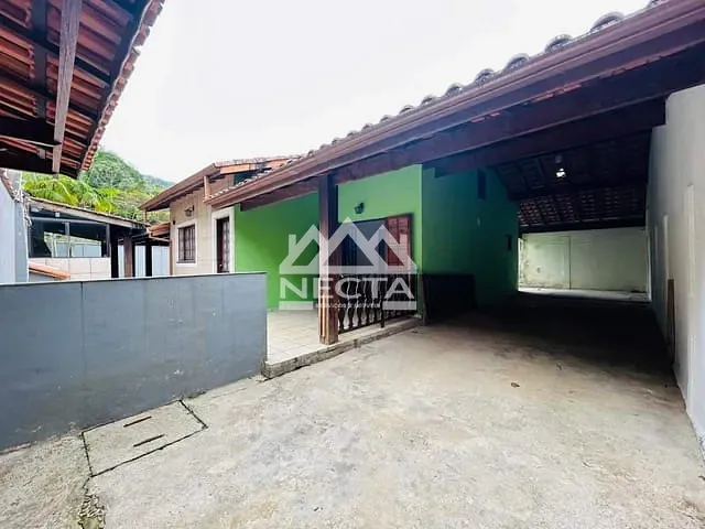 Casa com 346m² 3 quartos e 2 banheiros, à venda, no bairro Jardim Califórnia em Caraguatatuba