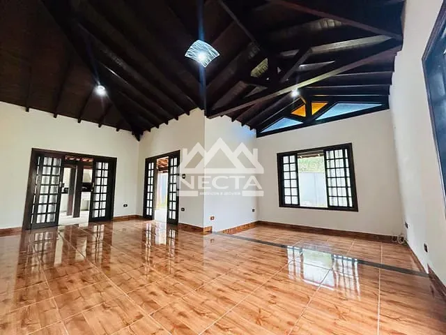 Casa com 346m² 3 quartos e 2 banheiros, à venda, no bairro Jardim Califórnia em Caraguatatuba
