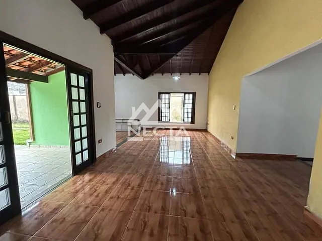 Casa com 346m² 3 quartos e 2 banheiros, à venda, no bairro Jardim Califórnia em Caraguatatuba