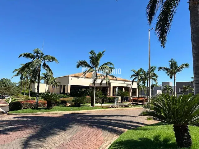 Casa 3 quartos e 4 banheiros, à venda, no bairro Estância dos Ipês em Uberaba