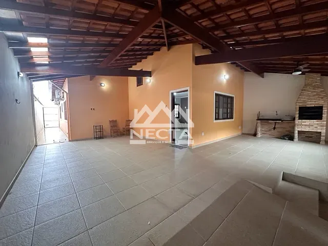 Casa com 250m² 3 quartos e 2 banheiros, à venda, no bairro Jardim Estrela Dalva em Caraguatatuba