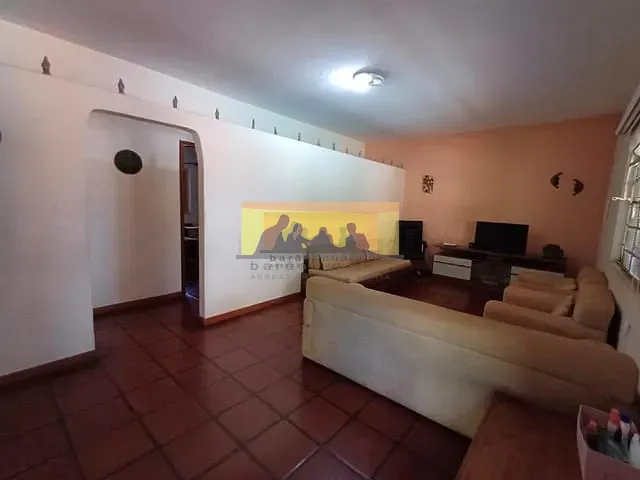 Casa com 1027m² 3 quartos e 2 banheiros, à venda, no bairro Vila Hollândia em Campinas