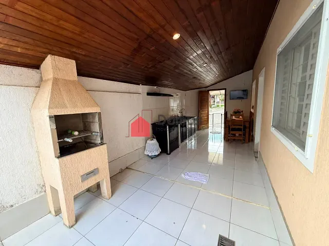 Casa 2 quartos e 3 banheiros, à venda, no bairro Jardim Cristina em Pindamonhangaba