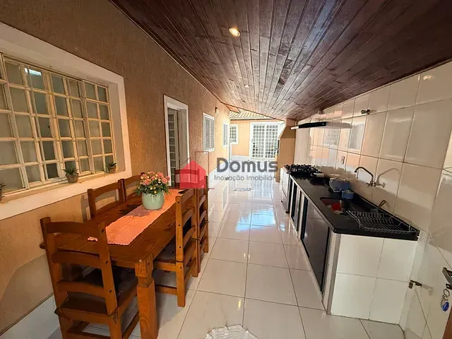 Casa 2 quartos e 3 banheiros, à venda, no bairro Jardim Cristina em Pindamonhangaba
