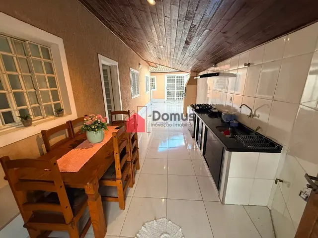 Casa 2 quartos e 3 banheiros, à venda, no bairro Jardim Cristina em Pindamonhangaba