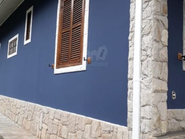 Casa com 380m², para alugar, no bairro Valparaíso em Petrópolis