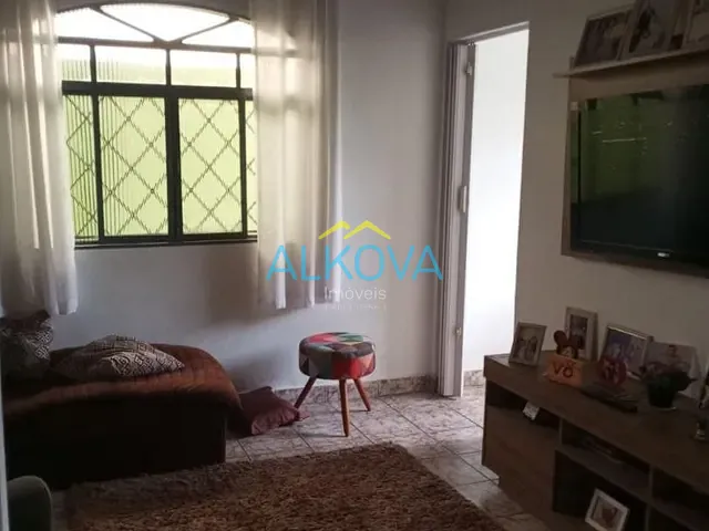 Casa com 310m² 6 quartos e 2 banheiros, à venda, no bairro Vila Nair em São José dos Campos