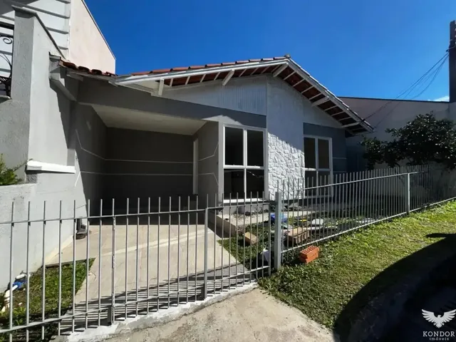Casa com 232m² 3 quartos e 2 banheiros, à venda, no bairro São Braz em Curitiba