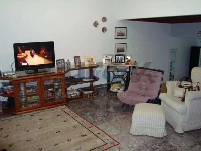 Casa com 392m² 4 quartos e 3 banheiros, à venda, no bairro Roncáglia em Valinhos