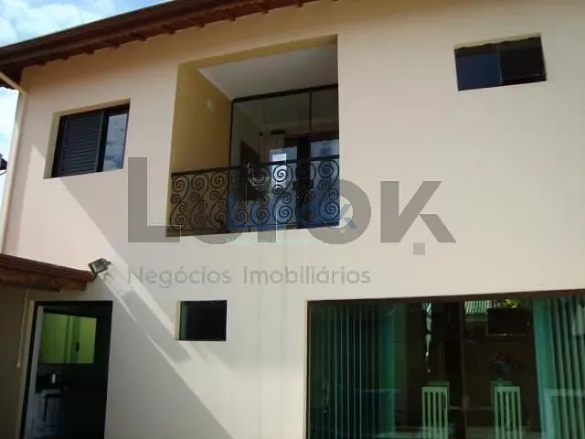 Casa com 392m² 4 quartos e 3 banheiros, à venda, no bairro Roncáglia em Valinhos