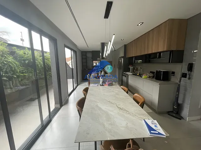 Casa com 350m² 3 quartos e 3 banheiros, à venda, no bairro Jardim Alvorada em São José dos Campos