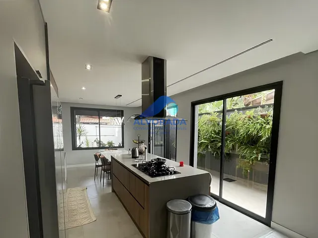 Casa com 350m² 3 quartos e 3 banheiros, à venda, no bairro Jardim Alvorada em São José dos Campos
