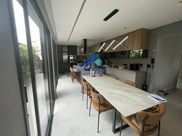 Casa com 350m² 3 quartos e 3 banheiros, à venda, no bairro Jardim Alvorada em São José dos Campos