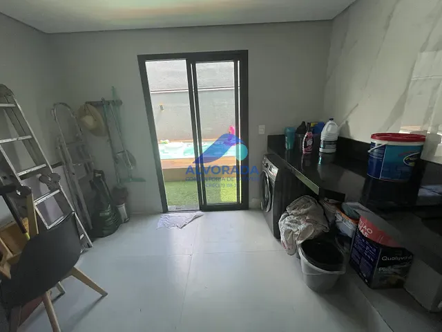 Casa com 350m² 3 quartos e 3 banheiros, à venda, no bairro Jardim Alvorada em São José dos Campos