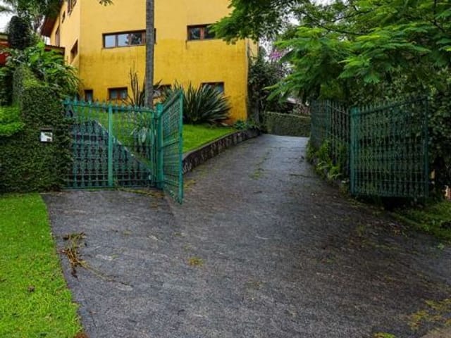 Casa com 1000m² 4 quartos e 7 banheiros, à venda, no bairro São Paulo II em Cotia