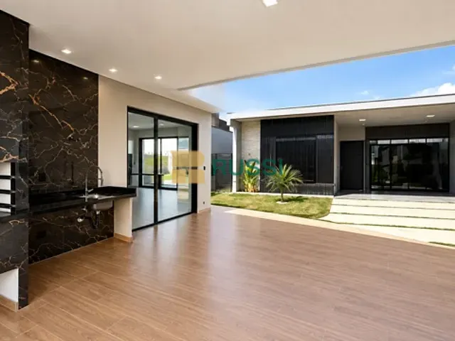 Casa com 212m² 3 quartos e 2 banheiros, à venda, no bairro Jardim Jacinto em Jacareí