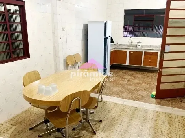 Casa com 375m² 3 quartos e 2 banheiros, à venda, no bairro Jardim Santa Inês II em São José Dos Campos