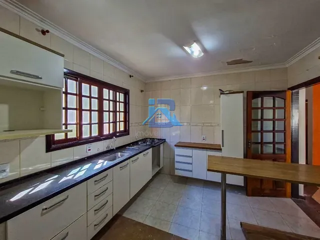 Casa com 250m² 3 quartos e 1 banheiro, à venda, no bairro Recanto do Parque em Itatiba