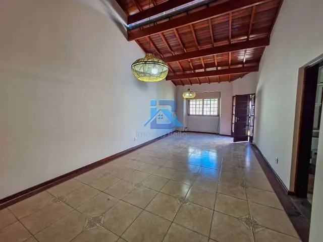Casa com 250m² 3 quartos e 1 banheiro, à venda, no bairro Recanto do Parque em Itatiba