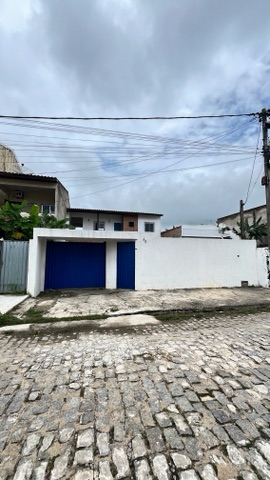 Casa 3 quartos e 3 banheiros, para alugar, no bairro Vivendas do Coqueiro II em Campos dos Goytacazes