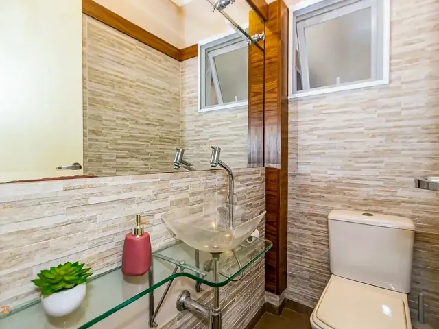 Casa 3 quartos e 2 banheiros, para alugar, no bairro Jardim das Américas em Curitiba
