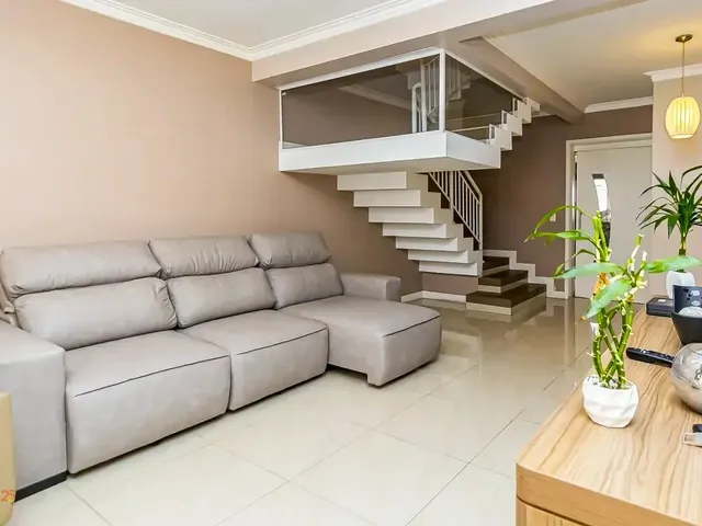 Casa 3 quartos e 2 banheiros, para alugar, no bairro Jardim das Américas em Curitiba