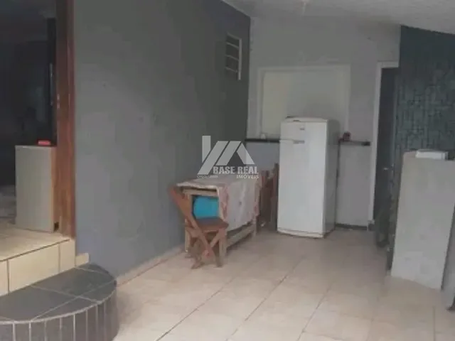 Casa 2 quartos e 2 banheiros, à venda, no bairro Contorno em Ponta Grossa