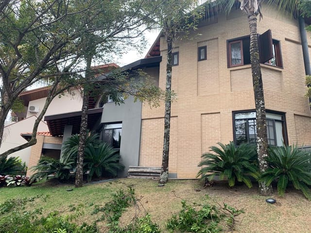 Casa com 550m² 3 quartos e 3 banheiros, à venda, no bairro Urbanova em São José dos Campos