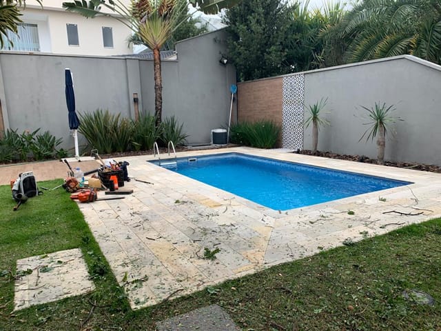 Casa com 550m² 3 quartos e 3 banheiros, à venda, no bairro Urbanova em São José dos Campos
