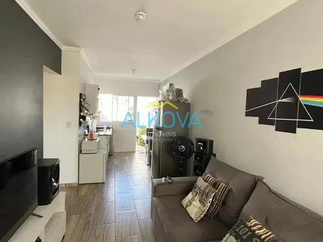Casa com 47m² 2 quartos e 1 banheiro, à venda, no bairro Balneário dos Golfinhos em Caraguatatuba
