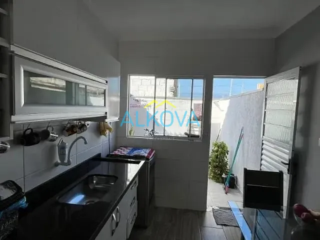 Casa com 47m² 2 quartos e 1 banheiro, à venda, no bairro Balneário dos Golfinhos em Caraguatatuba