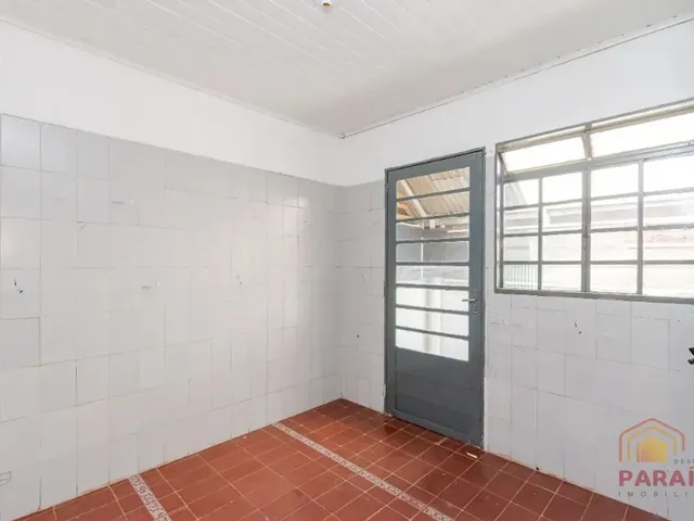 Casa 2 quartos e 1 banheiro, para alugar, no bairro Cidade Industrial em Curitiba