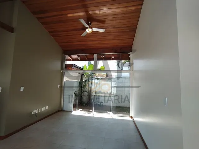 Casa com 450m² 3 quartos e 3 banheiros, à venda, no bairro Condomínio Nova Holanda em Holambra
