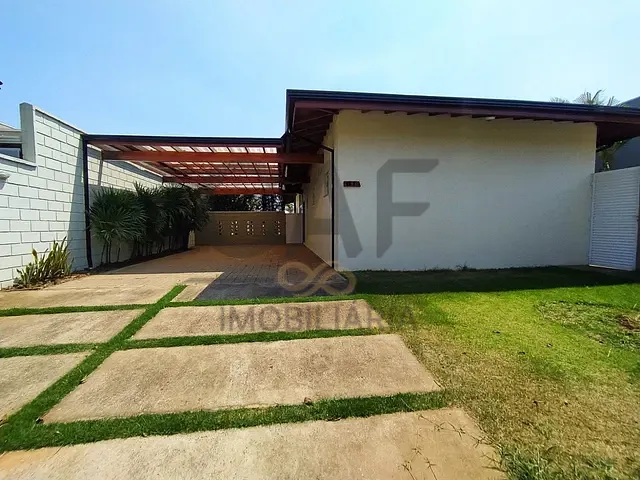Casa com 450m² 3 quartos e 3 banheiros, à venda, no bairro Condomínio Nova Holanda em Holambra