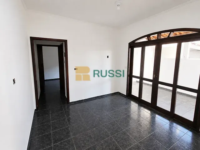 Casa 5 quartos e 3 banheiros, à venda, no bairro Jardim Ismênia em São José dos Campos