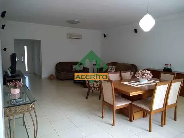 Casa com 660m² 3 quartos e 3 banheiros, à venda, no bairro Ipanema em Araçatuba
