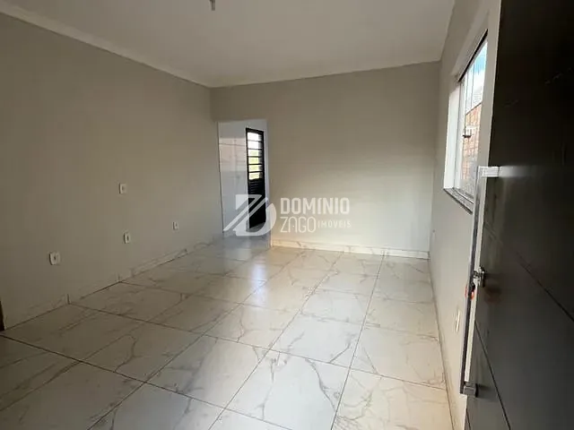 Casa 2 quartos e 1 banheiro, à venda, no bairro Jardim Maria Alice em Uberaba
